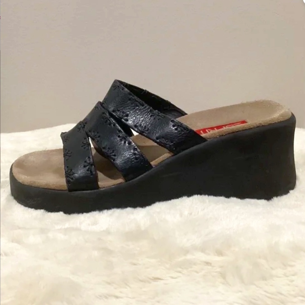 Esprit Strappy Leather Platform Slides Sandal - 6.5M